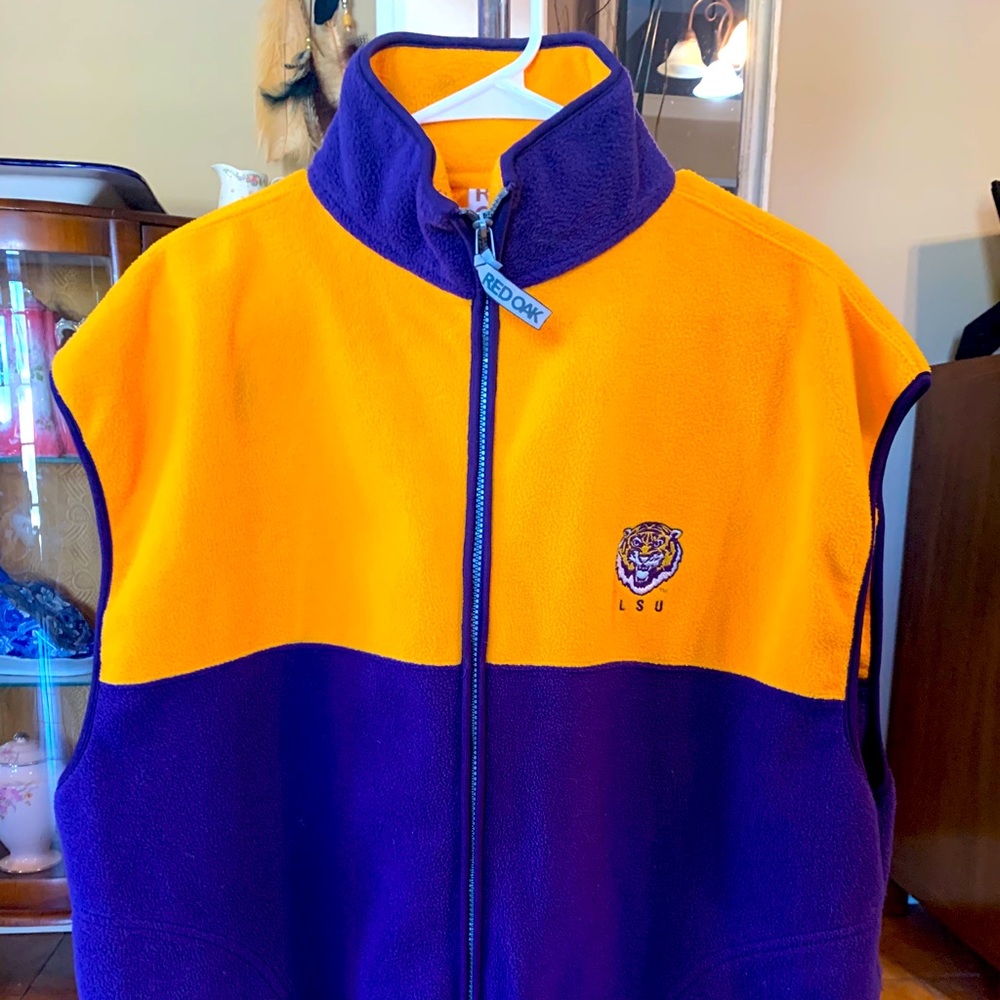 Men’s LSU vest.